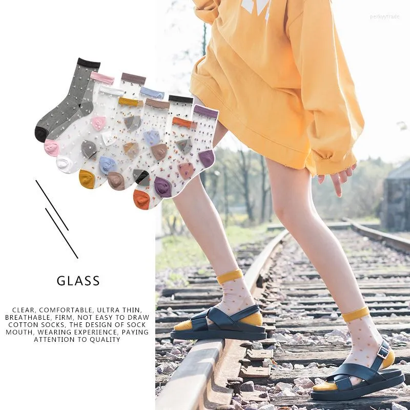 Kvinnors strumpor transparent pricktryck sock sommar mode glas silk kvinnas glänsande nät sexig glitter kort godis bomull söt casual kvinna