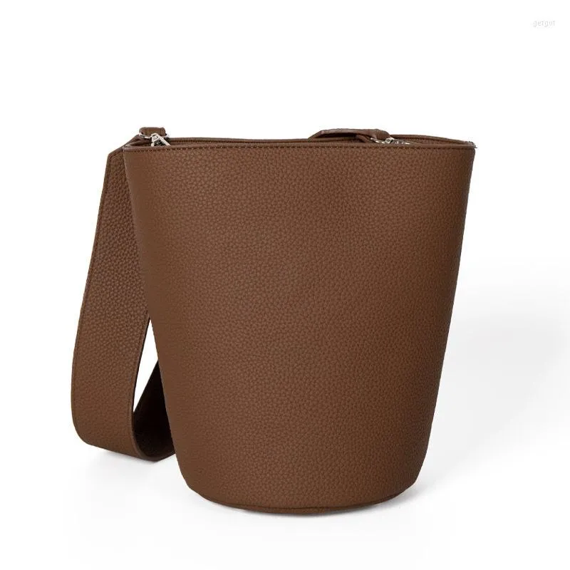 Kvällspåsar Enkel axelväska Struktur Retro Wide Strap Cylindrical Bucketb