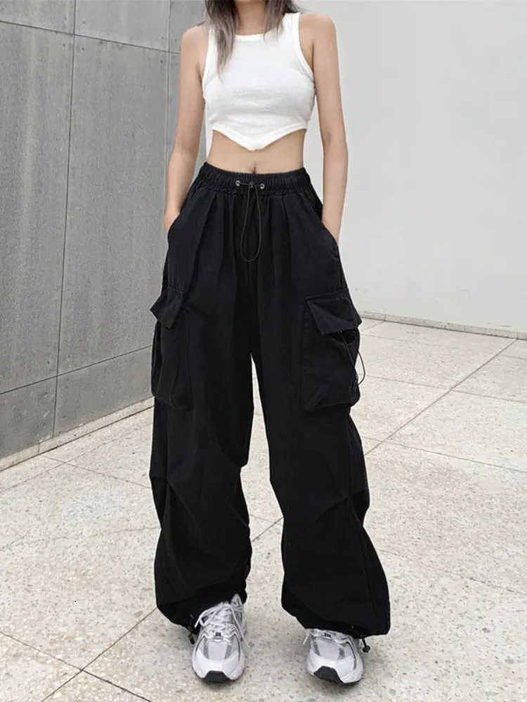 Kvinnor Pants Capris Houzhou Harajuku Parachute Pants Y2K Streetwear Wide Leg Baggy Cargo Byxor Female Hippie Korean Wedgy Style Jogging Sweatpants 230306