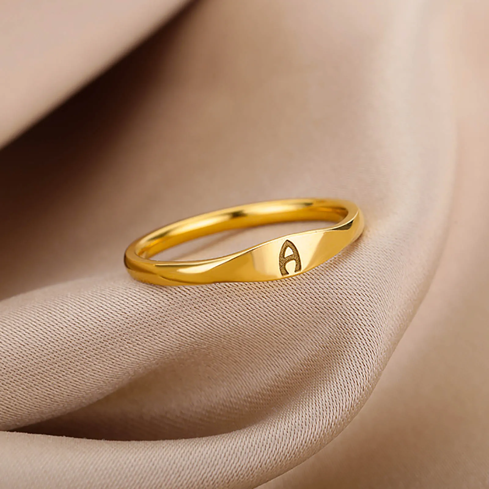 Gold Tiny Initial Ringe für Frauen Mode A-Z Brief Finger Edelstahl Ring Ästhetischen Hochzeit Schmuck Geschenk Bijoux Femme