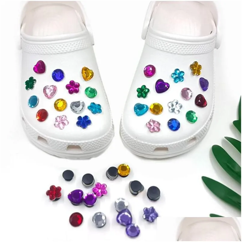 Athletic Outdoor MOQ 100PCS Crystal Flower Charms Soft Cute PVC SHAIL SHARM Associory Decorations Custom Jibz for Clog Shoes Dham2