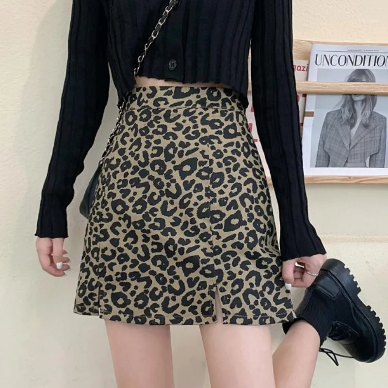 Kjolar leopard tryck a-line kjol kvinnlig vår och hösten 2023 Hög midja Slim Short Hong Kong Flavor Hip Hip