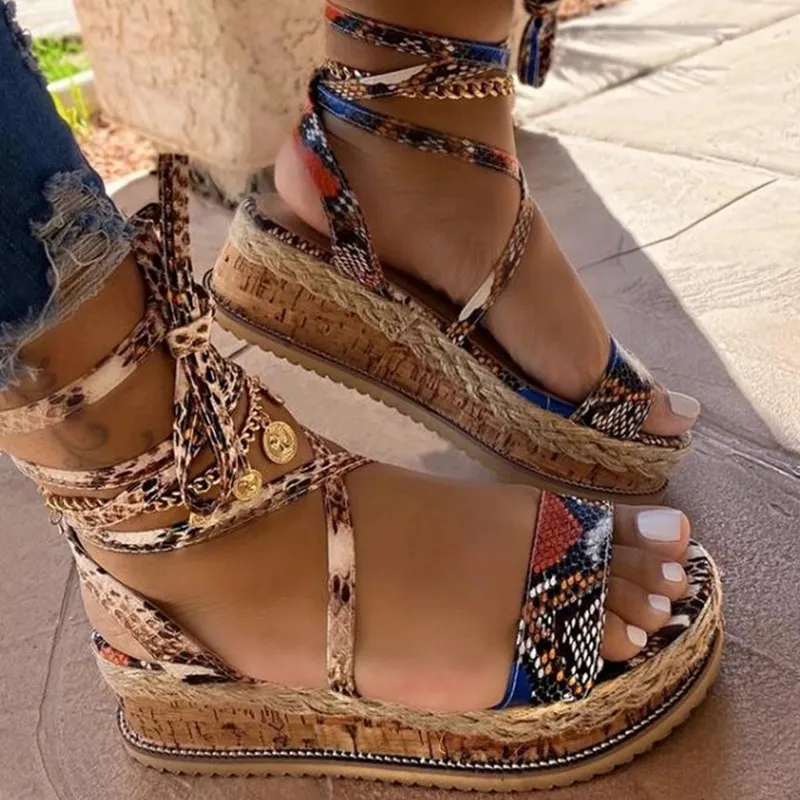 Sandały Letnie kobiety wąż sandały platformowe obcasy Pasek krzyżowy kostki koronkowe podglądanie palców na plażę damskie buty zapatos sandały 230306