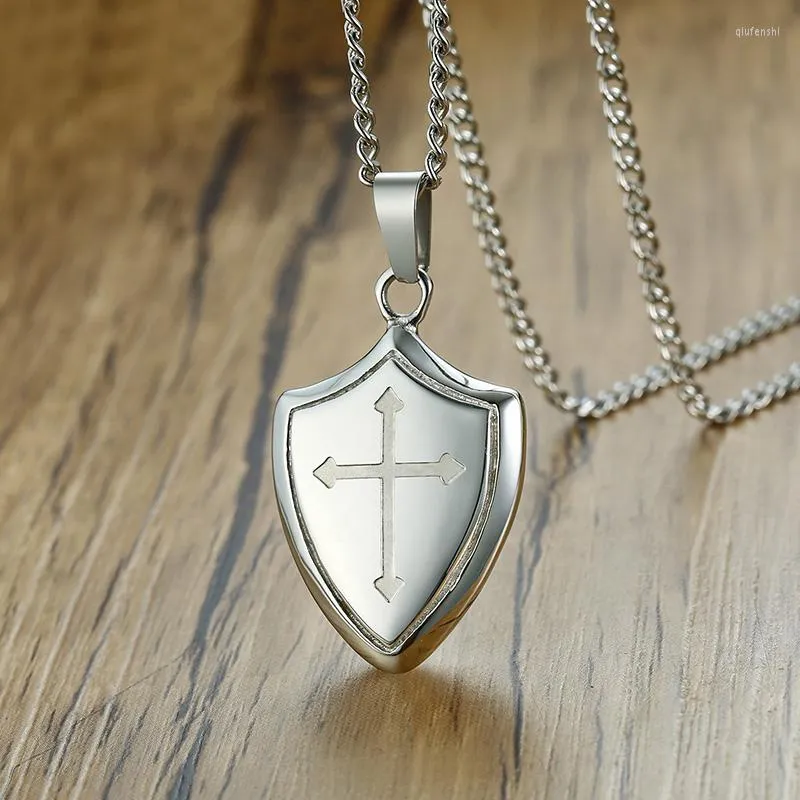 Hänge halsband Mens sköld kors halsband av tro på rostfritt stål kristna bönsmycken