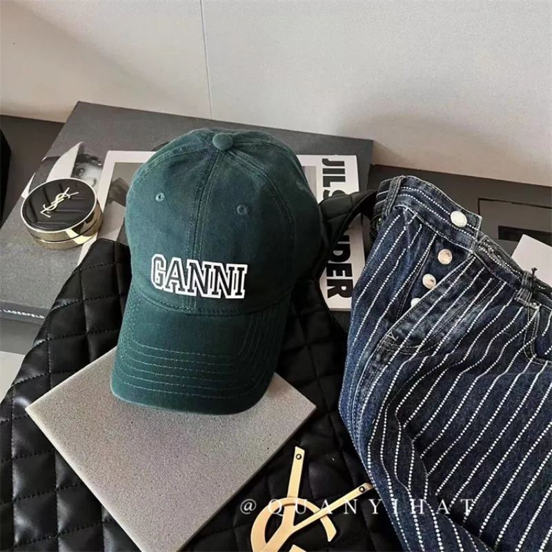 Stylish Sun Visor Cap for Women - Trendy Baseball Hat  display picture 1
