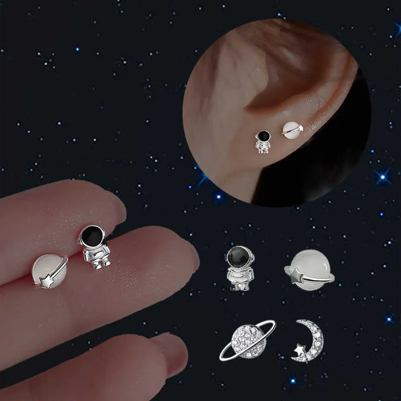 Charm New Silver Plated Female Earrings Asymmetric Cute Space Astronaut Opal Stud Earrings for Women Ear Piercing Jewelry G230307