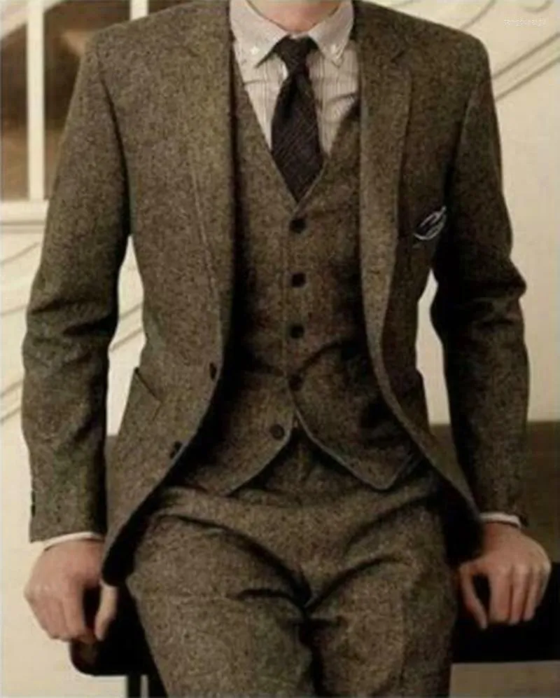 Herrenanzüge Brauner 3-teiliger Herren-Anzug aus Woll-Tweed im Vintage-Stil mit Reverskragen, Kostüm Homme, Fischgrätenmuster, individuelle Slim-Fit-Passform