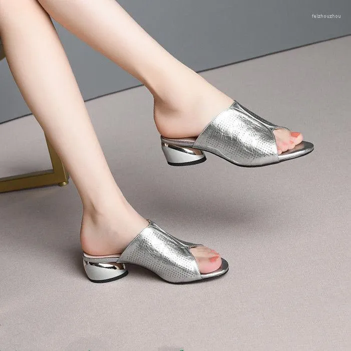 Женские сандалии из мягкой кожи, удобные тапочки серебристого цвета на толстом каблуке, женские туфли на высоком каблуке, лето 2023, получешки, размер 34--42