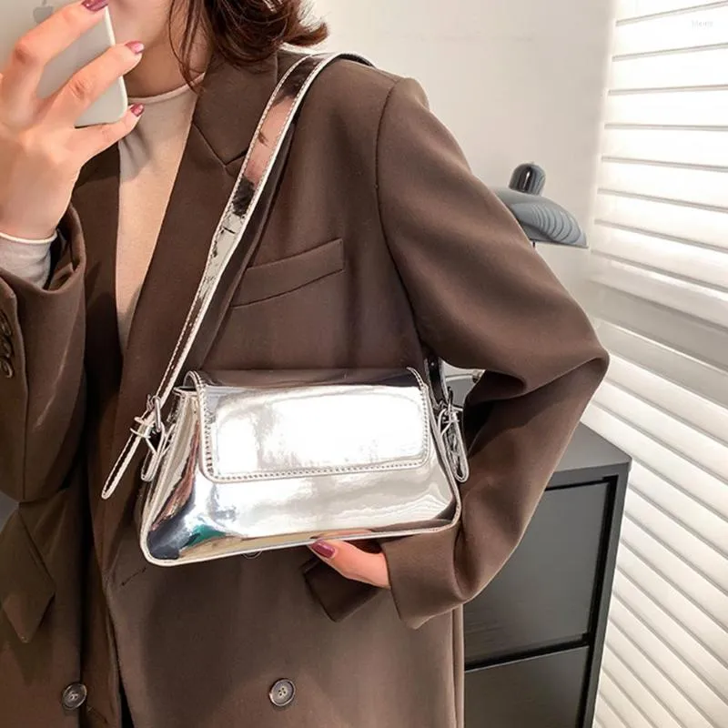 Kvällspåsar patentläder designer väska handväska mode armhåla för kvinnor 2023 lyxiga svarta axel damer märken tote clutch chic