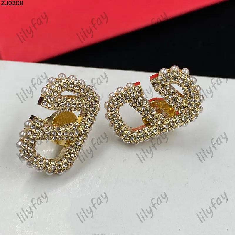 Womens Pearl Loop Stud Luxury Love Earring Fashion Purple Initial Studs Diamonds Letters Designer Sieraden Wedding Oorbellen V 925 Silver Box