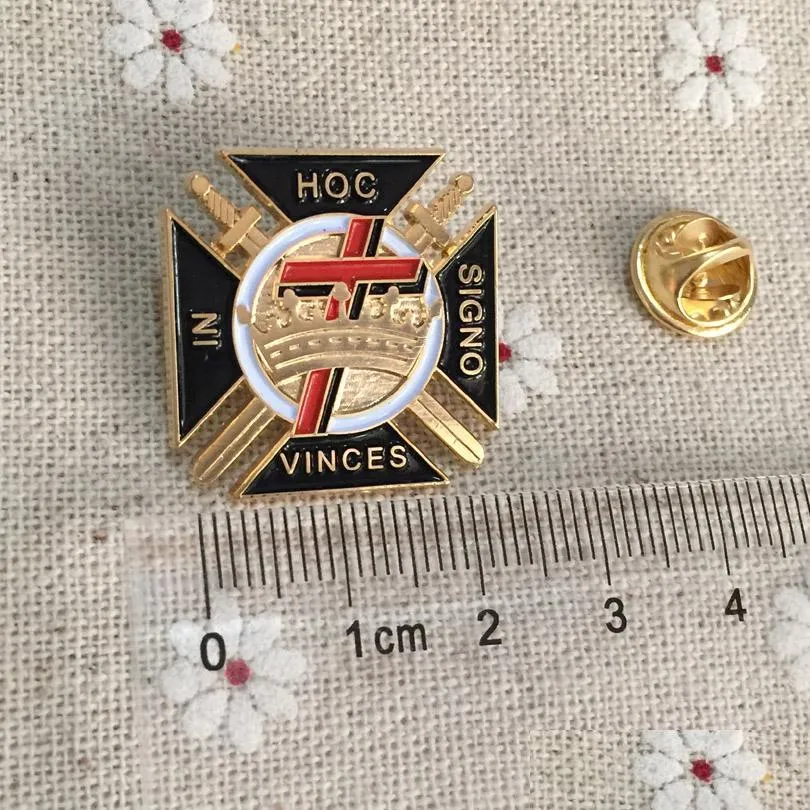 Stift broscher 10st Templar Commandery Pin Badges Mason Brosch och Lapel Pins Metal Craft Wholesale Custom Malta Cross Knights Drop Dhame