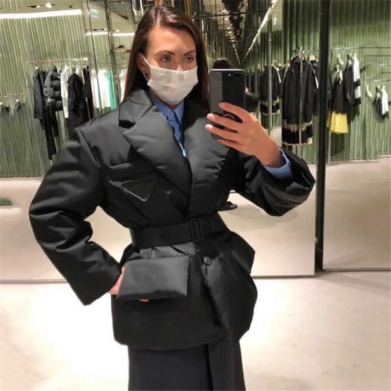 Manteaux de parka pour femmes de haute qualité de concepteur de Parkas pour femmes en gros manteau avec ceinture à manches longues vestes de vêtements d'hiver pour femmes s BP3E