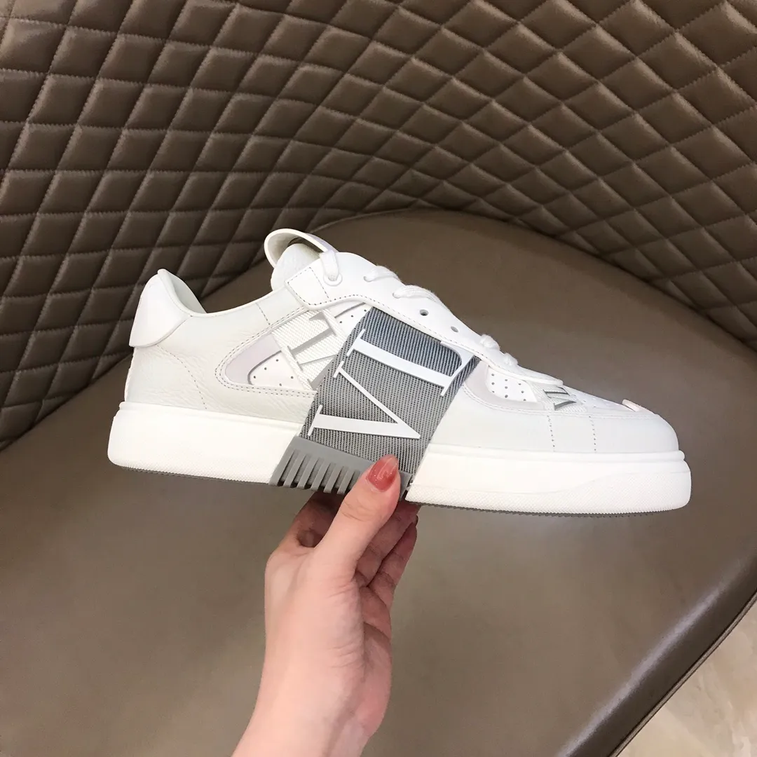 VT 25S Couple Sneakers White Calfskin Suede 563101