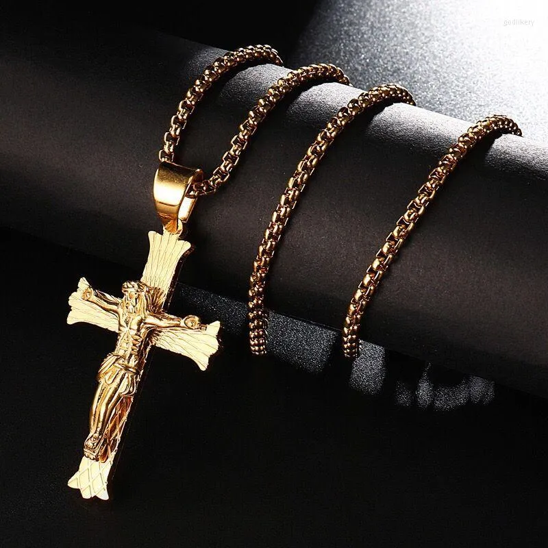 Collares colgantes al por mayor- color de oro de Jesús cruz para hombres mujeres acero inoxidable sin desvanecimiento de 60 cm