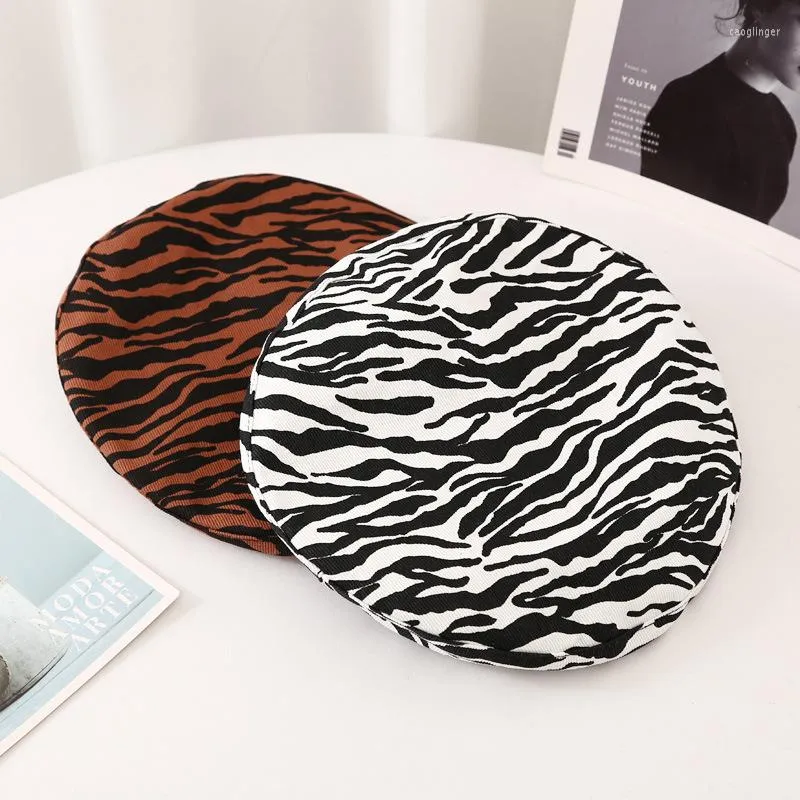 Berets Women Hats Spring and Autumn Retro Zebra Wzór Beret Hat Kobiet Samica All-Match Outdoor Dome Painter