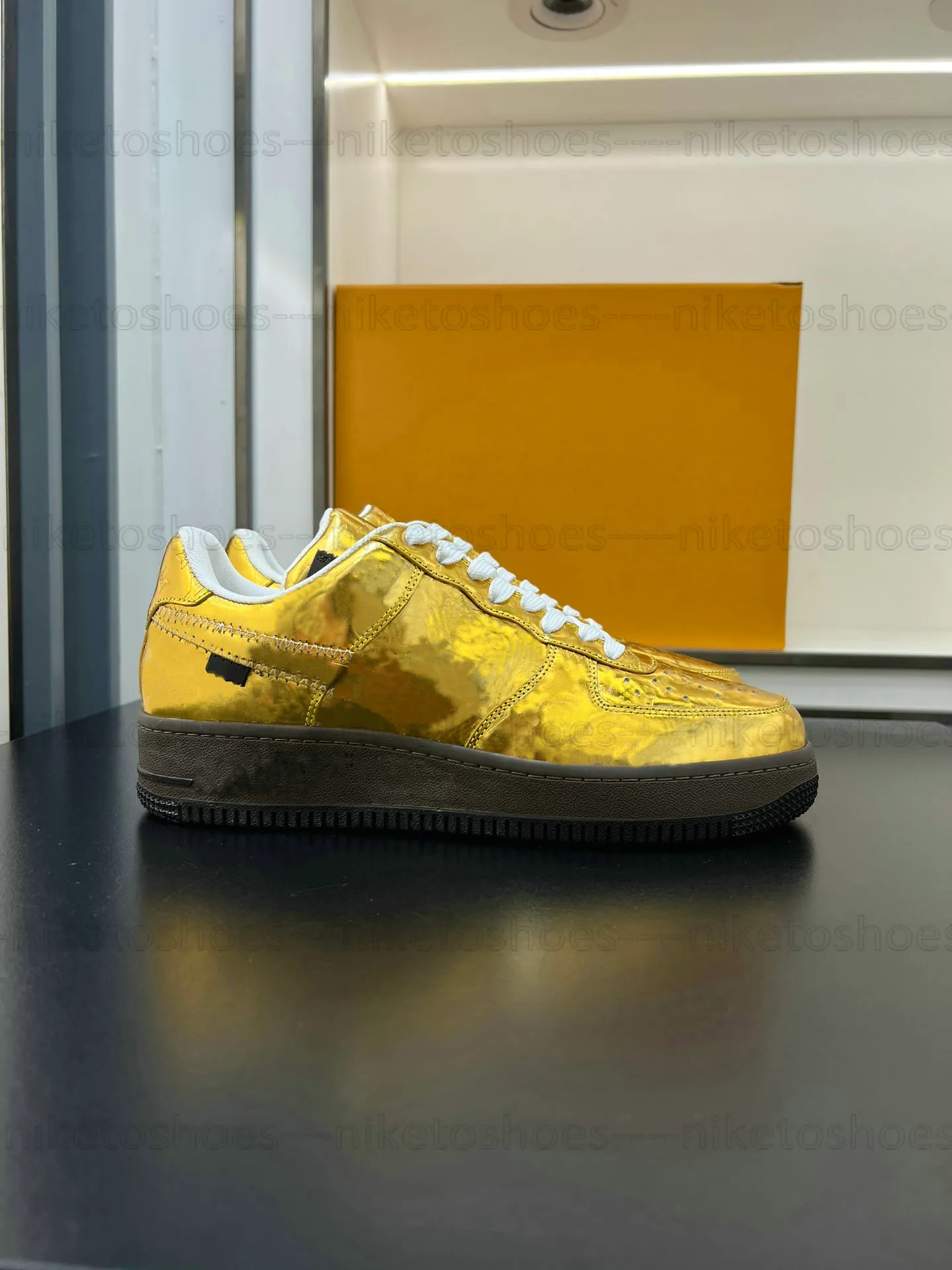 Monograms Designer Sneakers Löparskor lyxmärke Air Force 1 Herr Dam Låg-Top präglade mångsidiga plattformsskor