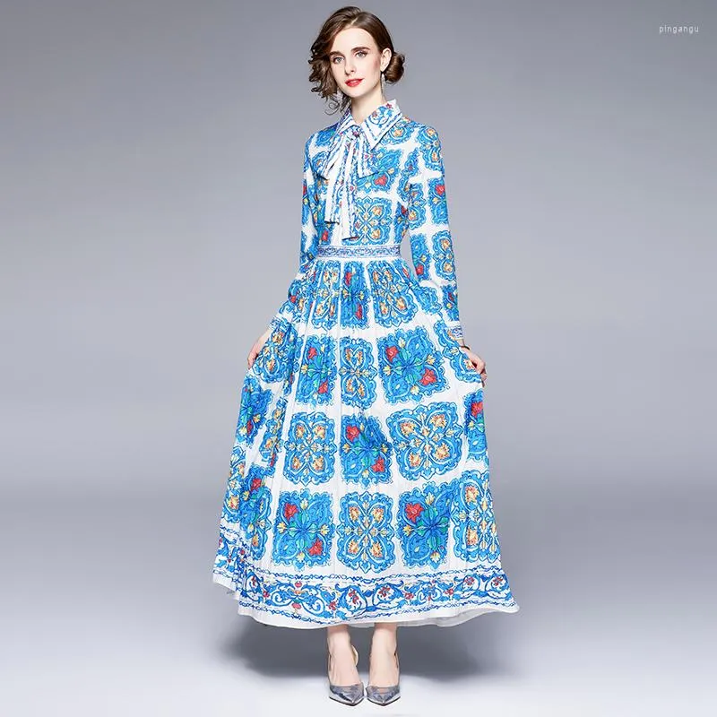 Casual klänningar blå och vit porslin maxi för kvinnor 2023 långärmad blommig tryck elegant bältesparti veckade vestidos