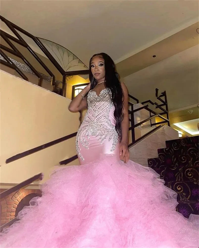 Pink Charming Sheer O Neck Long Prom Dress for Black Girls 2023 Beaded Crystal Birthday Party Dresses Ruffles Evening Gown Es