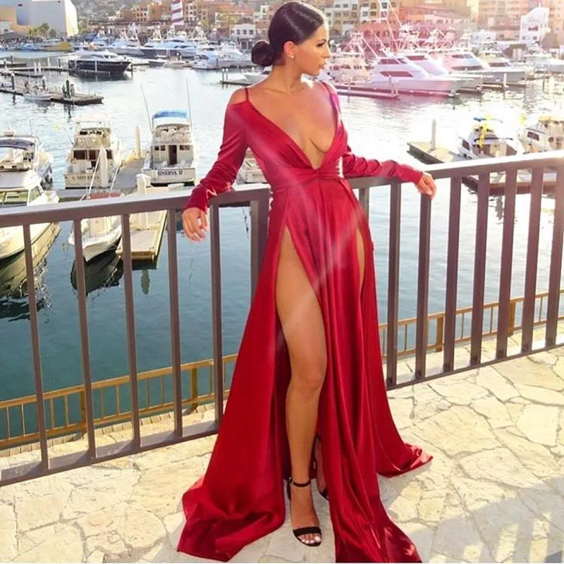 Casual Dresses Sexig Deep V Neck 2 Slits Party Dress Full Sleeped Backless Shiny Red Satin Maxi Empire Open Back Nigh Club