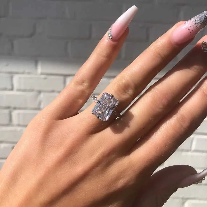 Pierścienie zespołowe Klasyczne pierścionki ślubne dla kobiet Square Cut Big Aaa White Cubic Zircon Inkrustowne Pierścionki zaręczynowe Bridal Rings Fashion Biżuteria AA230306