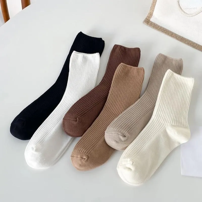 Kvinnors strumpor Solid Color Mid Tube Sticked Rands Sock Japanese Korean Loose Long Strumps Ins Retro Soft Autumn Cotton