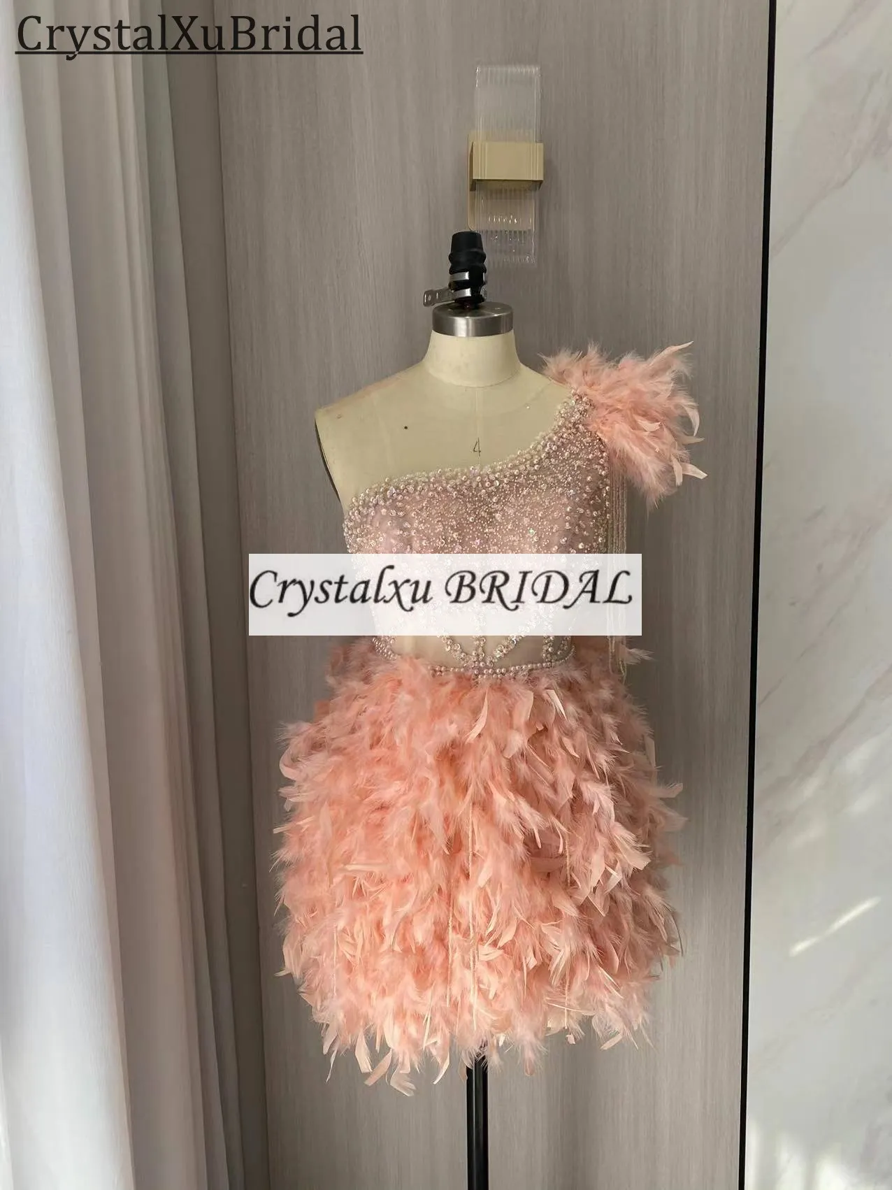 2023 Cocktail Dresses Real Image Arabic Blush Pink Feather Crystal Beaded Short Mini One Shoulder Sheath Evening Prom Party Dress Homecoming Gowns Cutaway Sides