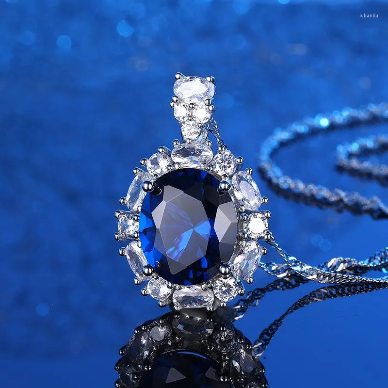Kedjor S925 Sterling Silver High Carbon Diamond Cut Blue Gemstone Pendant Halsband Bröllopsmycken Lyxig premiumfri leverans