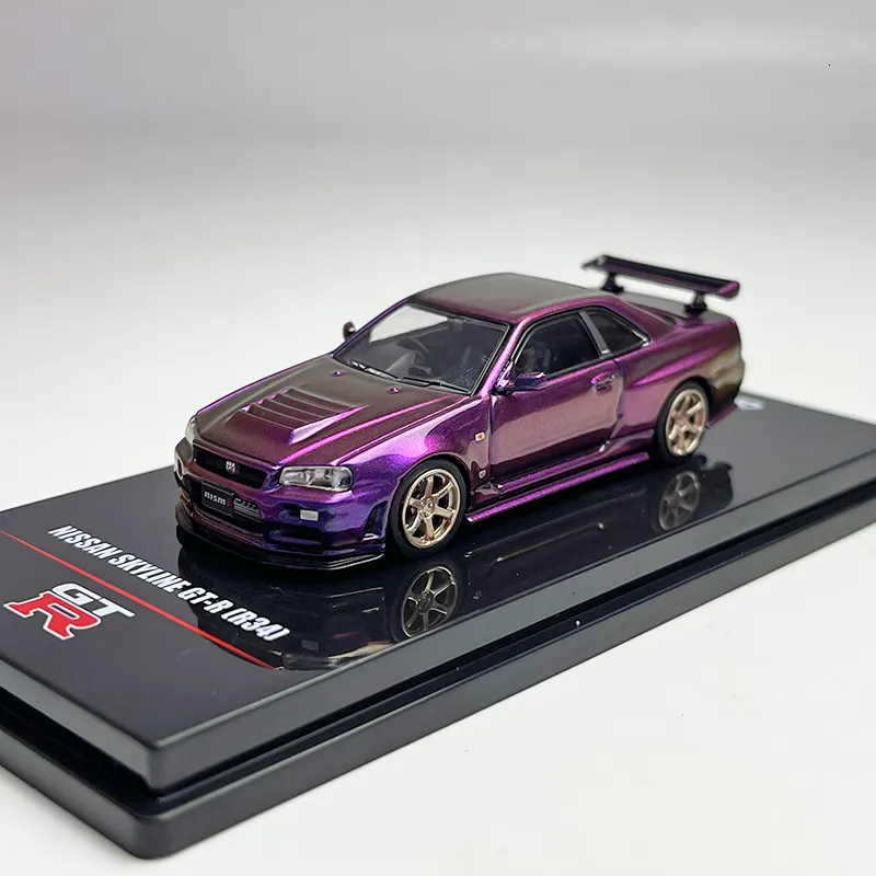 Diecast Model INNO 1 64 Changing Color Purple Nissan Skyline GT-R R34 Car Model Classic Collection Static Display Gift Diecast Alloy 230308