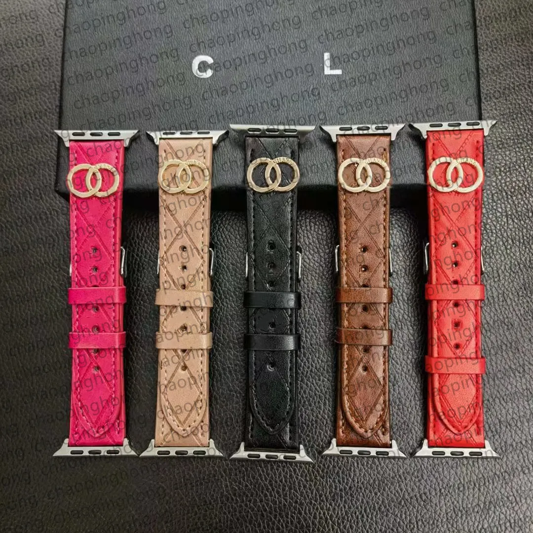 Designer-Smartwatch-Armbänder für Apple Watch-Armbänder 49 mm, 42 mm, 44 mm, 38 mm, modisches PU-Leder, geprägtes Metall-Buchstabenarmband, iWatch-Bänder der Serie 8, 7, 5, 4, 3 SE-Band