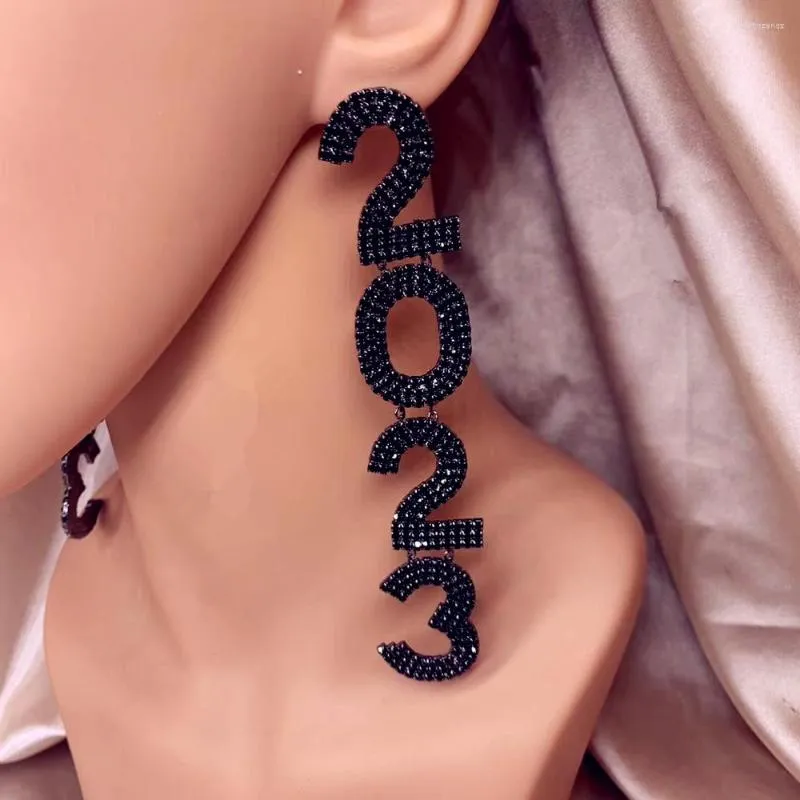 Orecchini pendenti personalizzati 2023 Happy Year nero strass cristallo numero lungo pendente goccia gioielli natalizi per le donne