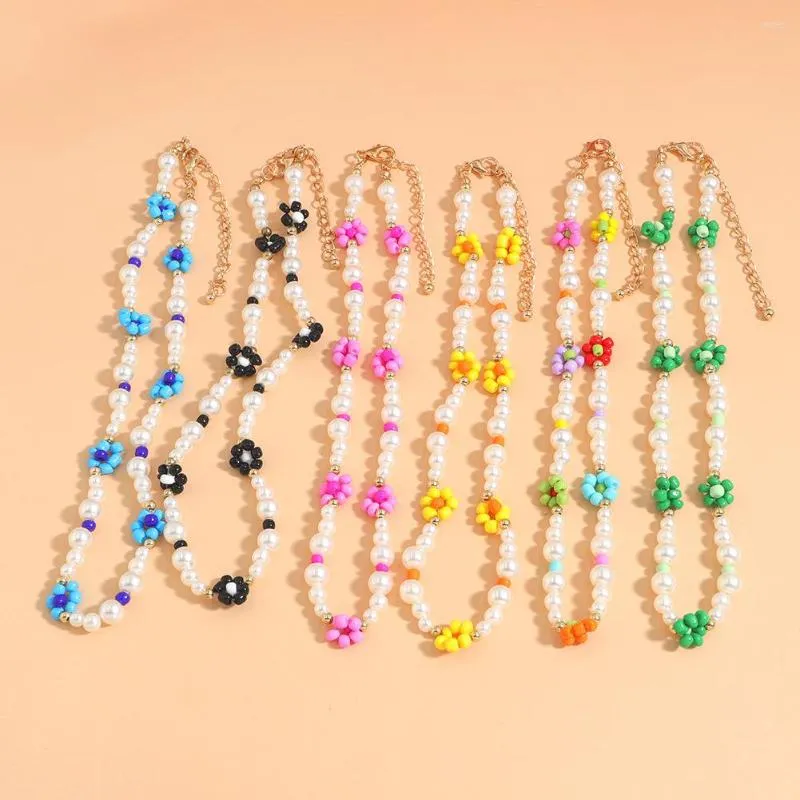 Hänghalsband 2023 Bohemian flätad blommig pärlkedja halsband damer koreanska mode enkla små blommatillbehör smycken gåva