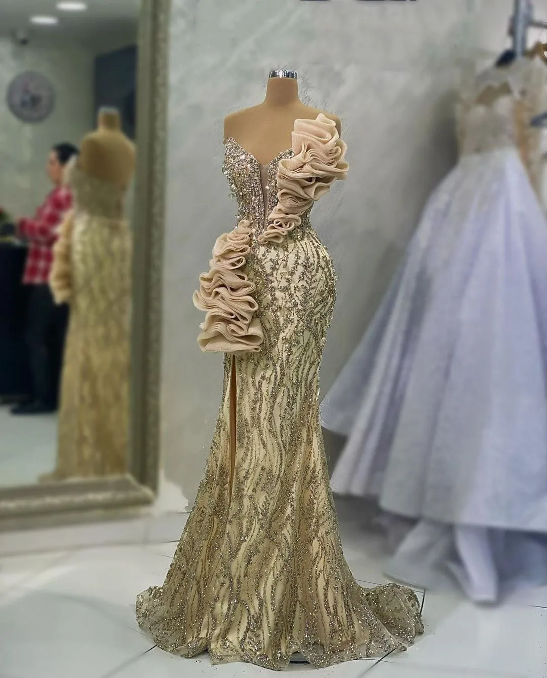 Mermaid Prom Dresses Sleeveless V Neck Appliques Sequins Beaded Floor Length Celebrity Diadmons Evening Dress Side Slit Folds Bridal Gowns Plus Size Custom Made