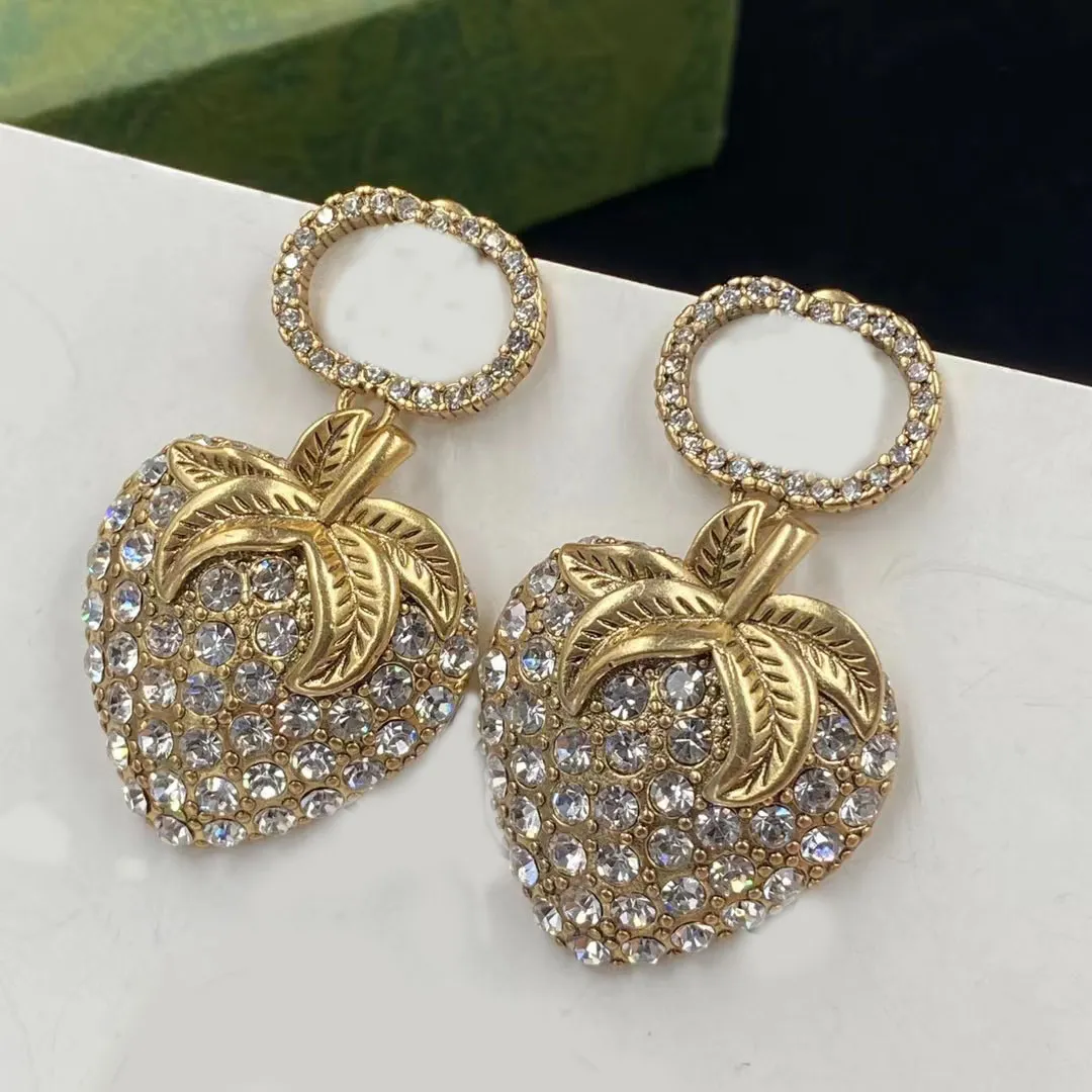 Brincos de luxo com strass morango. 2023 último brinco de explosão. Brincos de grife de marca de moda, favores de festa de casamento de alta qualidade, joias de grife aretes