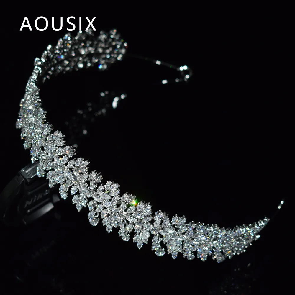 Bijoux de cheveux de mariage Bandeaux de luxe en zircone cubique Couleur argent Couronnes de mariée Chapeaux élégants Accessoires de bal de promo Bijoux de fête 230307