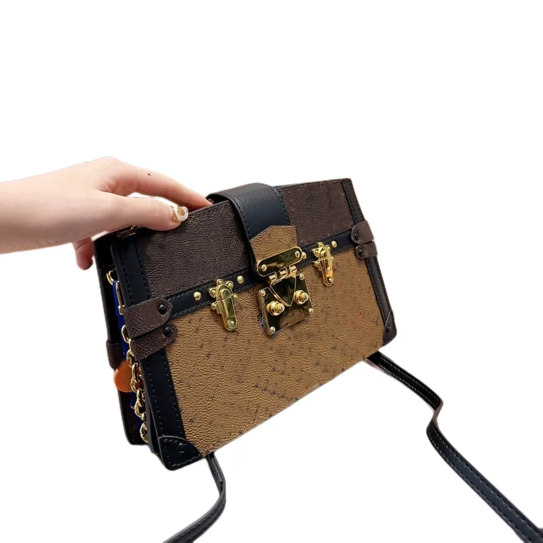 Crossbody väskor med kedja L001 mini body väska designer handväskor totes plånböcker purs kardhållare satchels hobos ryggsäckar