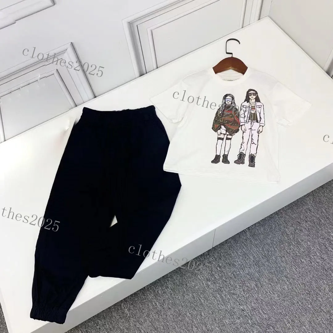 2023 Luxus-Designer-Kleidungssets für Kinder, T-Shirt mit Monogramm, Shortst-Mode, britische Modemarke, Sommer-Kinderschätze und Mädchen-Baumwoll-Zweiteiler