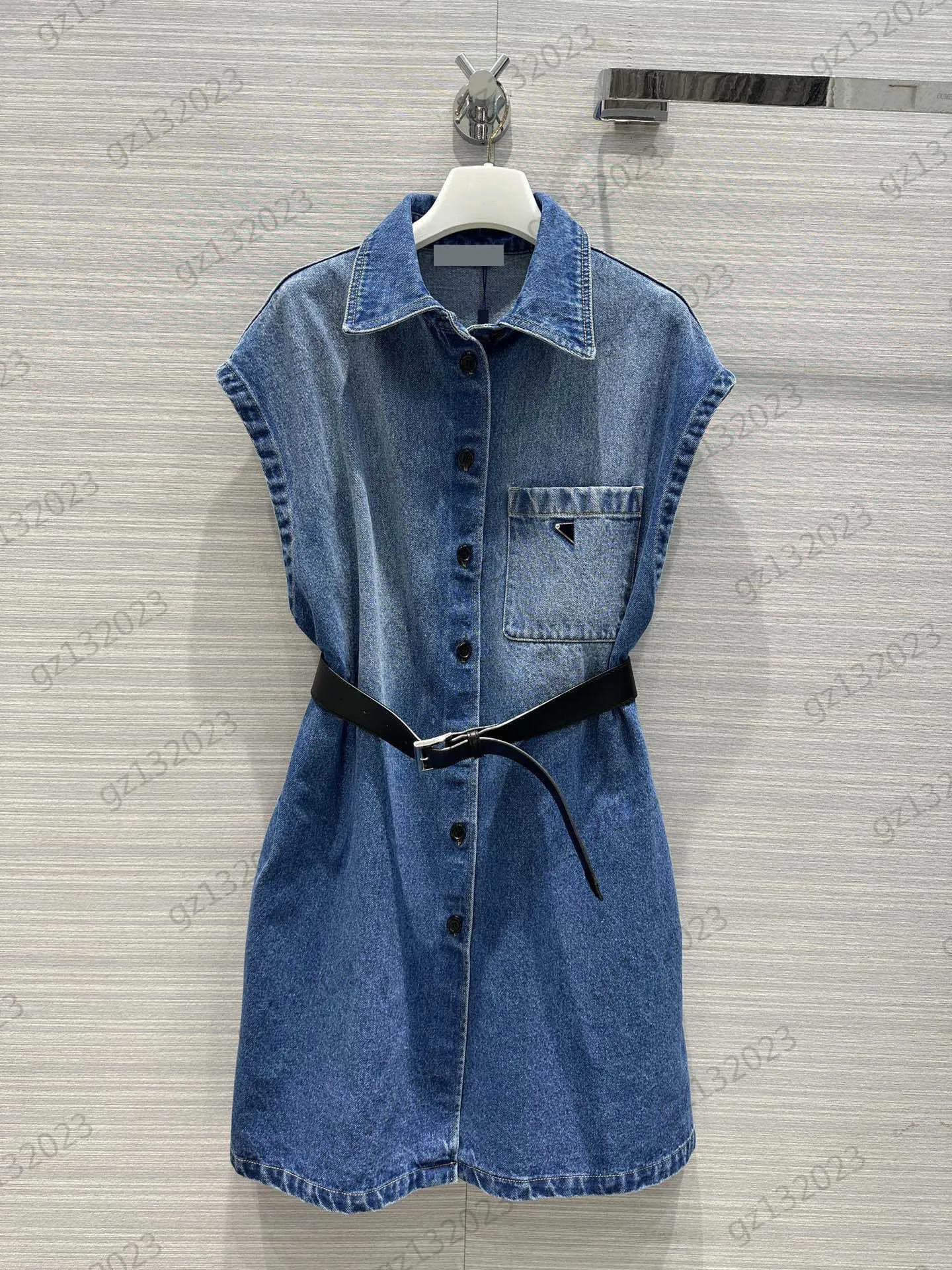 Lapel Dress Chest Triangle Logo Decorated Pocket Sleeveless Vest Dress High-density Twill Denim Fabric Belt Slim Joker Maxiskit Designer Dresses