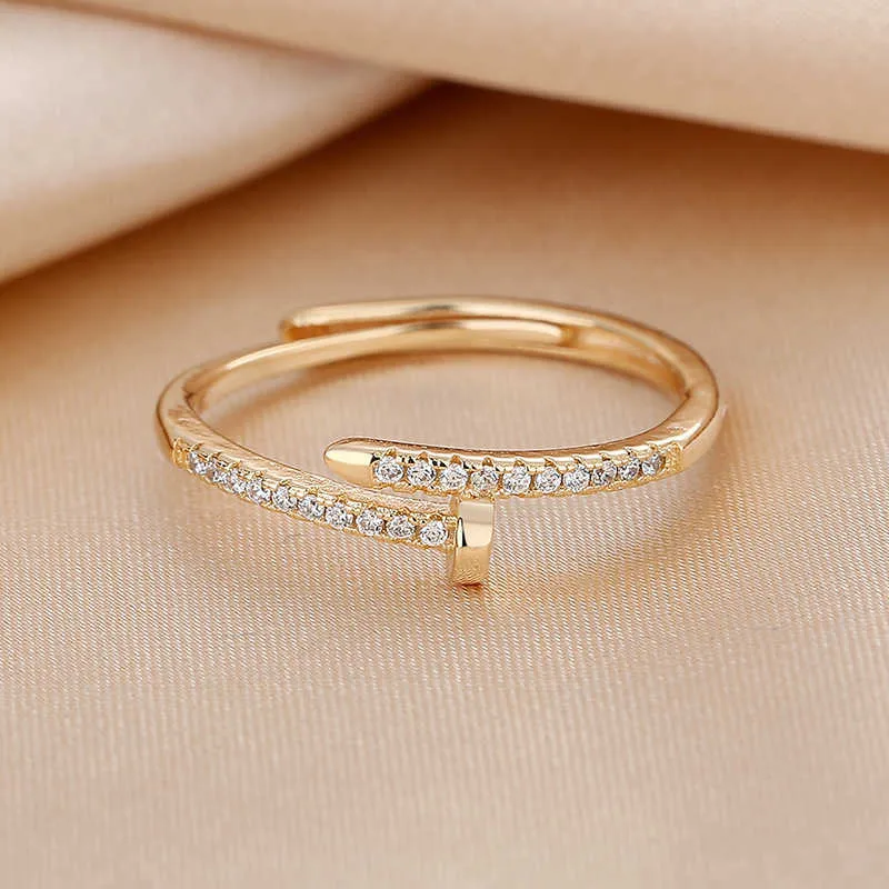 Small Clustered Diamond Ring – AAPKISAKHI