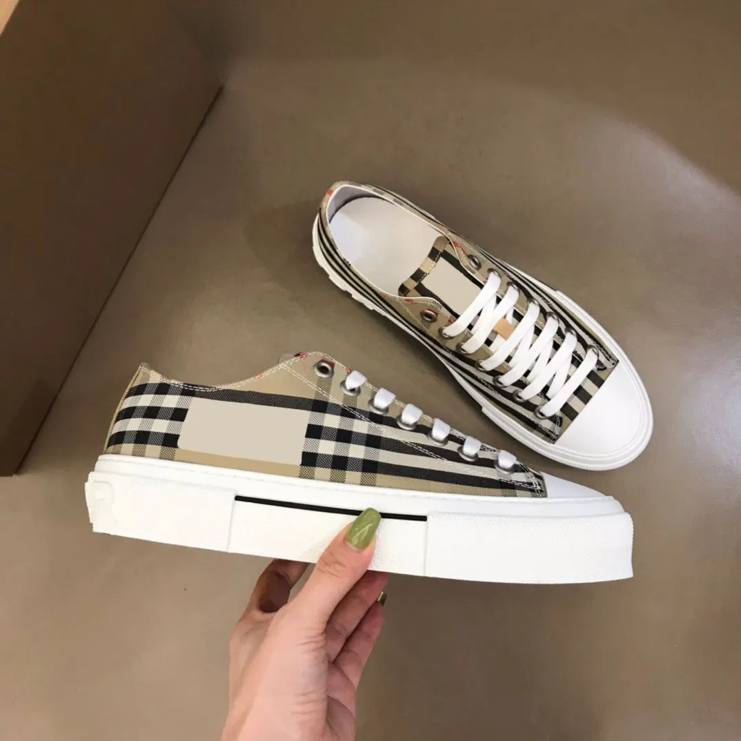 Bulk Vintage Checked Designer Sneakers With Classic Stripes Print For Men And Women Casual Low Top Beige Canvas Sneakers With Grid Shoe And Cotton Suede Trainers Complete With Box From Dayremit 57.3