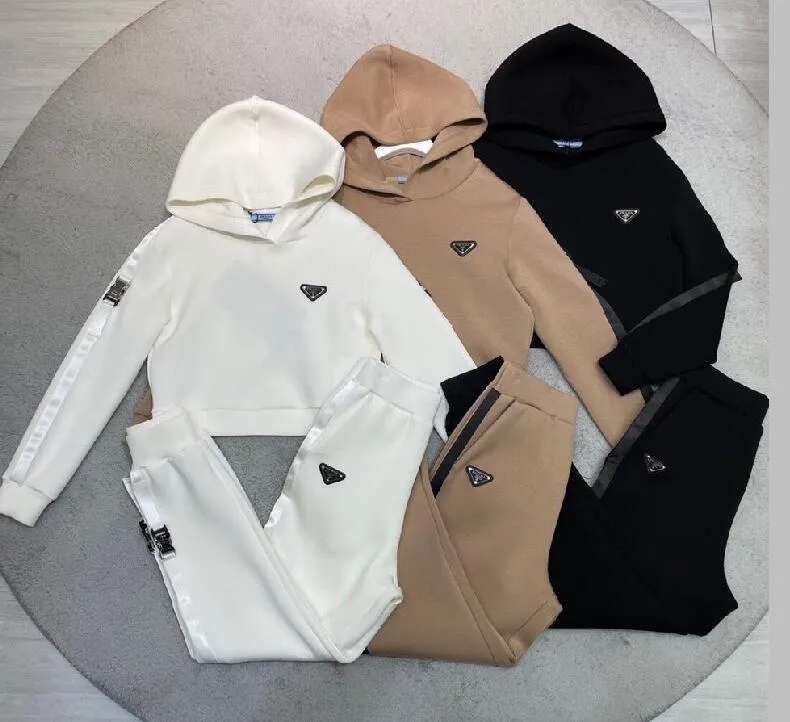 Femmes Survêtements Costume Mode Dame Ensembles Casual Hoodie Deux Pièces Ensemble Noir Blanc Kaki À Manches Longues Vêtements De Sport Trainning Excercise printemps manteau Veste Vêtements