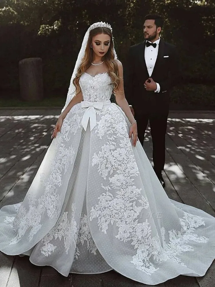 2023 연인 레이스 아플리케 스윕 트레인 푹신한 신부 웨딩 드레스와 라인 웨딩 드레스