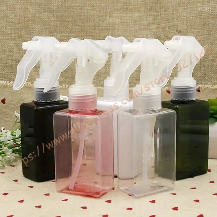 Lagringsflaskor 100 ml vackra färger fyrkantiga husdjur trigger spray flaska med klar sprayer pistol. Vattning toalett vatten påfyllningsbar