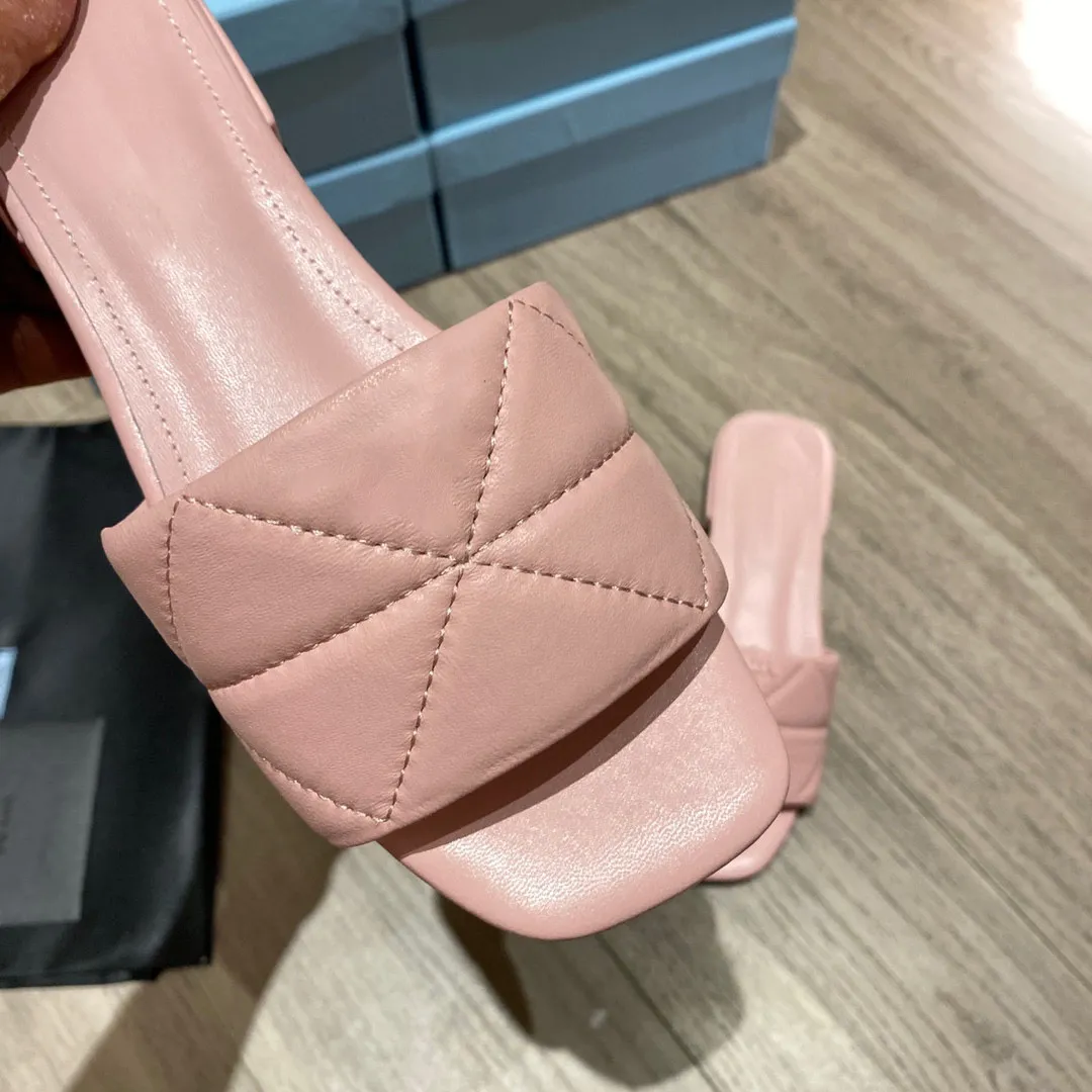 Luxury Quilted Leather Triangle Slides Summer Slip On Slides Shoes For Women By Designer