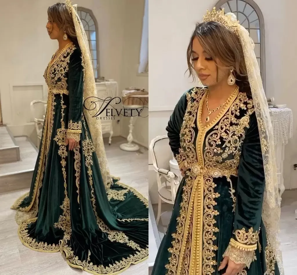 Luxury Moroccan Kaftan Evening Dress 2023 Emerald Green Long Sleeve Islamic Prom Dresses Velvet Appliques Vestido De Noiva Beaded Lace Dubai Abaya Formal Party Gown
