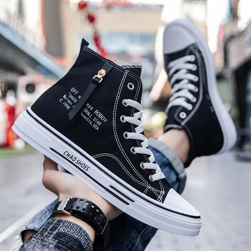 Men Canvas Shoes Style British Top Top Discaleer Designer Sneakers أحذية المشي لمسافات طويلة للرجال رجل في الهواء الطلق الرياضة غير الرسمية الدانتيل الأسود للأزياء أحذية الكاحل البند WZ86