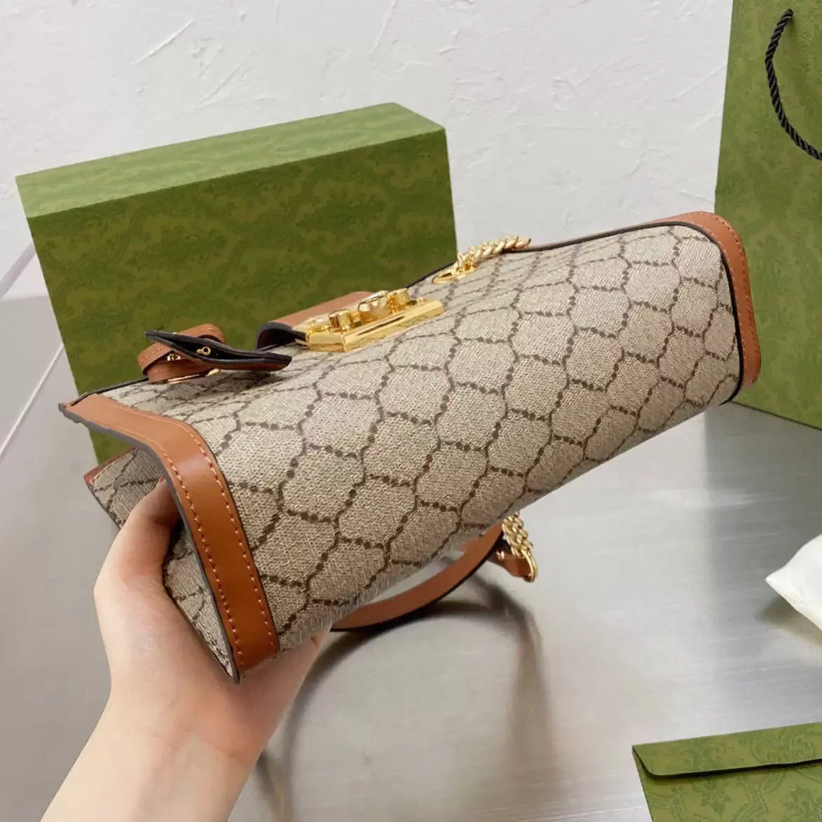 ハンドバッグ PADLOCK HANDBAG Padlock small shoulder bag in beige and ebony GG Supreme