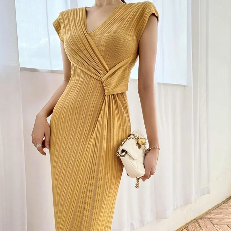 Casual Dresses Slumpen 2023 Fashion Summer Sticking Dress For Women Sexig V Neck ärmlös sida delad Long Vestidos