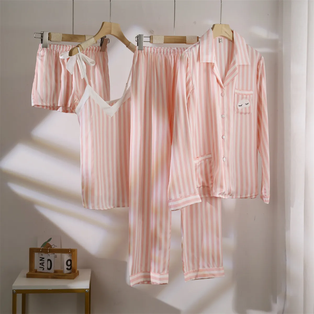 Kvinnors sömnkläder Mechcitiz 4 st Pyjamas uppsättning för kvinnor Vinter Autumn Silk Sleepwear Pyjamas Satin Lingerie Night Suit Pijamas Homewear Clothes 230309