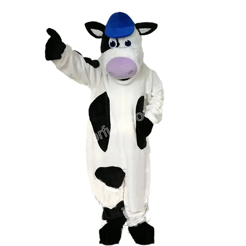 Super Cute Sport Cow Mascot Costumes Carnival Hallowen Gifts Unisex Outdoor Advertising Outfit Suit Holiday Celebration Personaggio dei cartoni animati mascotte