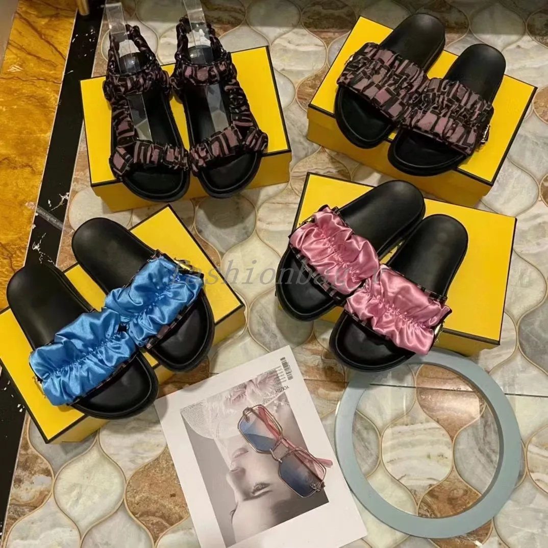 Designers Feel Sandal Kvinnor Lyx Sandaler Tofflor Mode Sommar Flickor Strand Kvinnors Sandal Slides Flip Flops Loafers Sexiga sidenskor